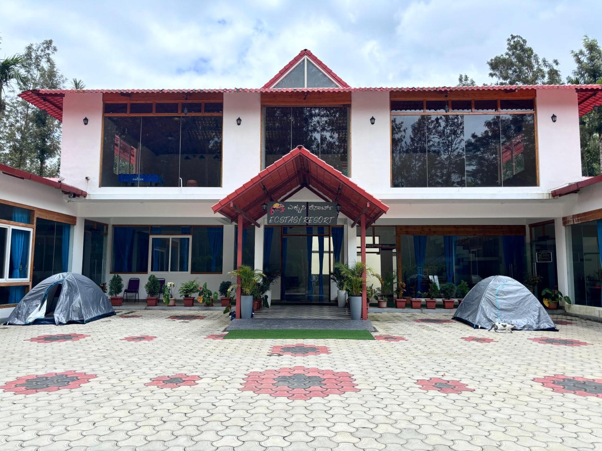 Ecstasy Tent Stay With Swimming Pool & Common Washroom Chikmagalūr Εξωτερικό φωτογραφία