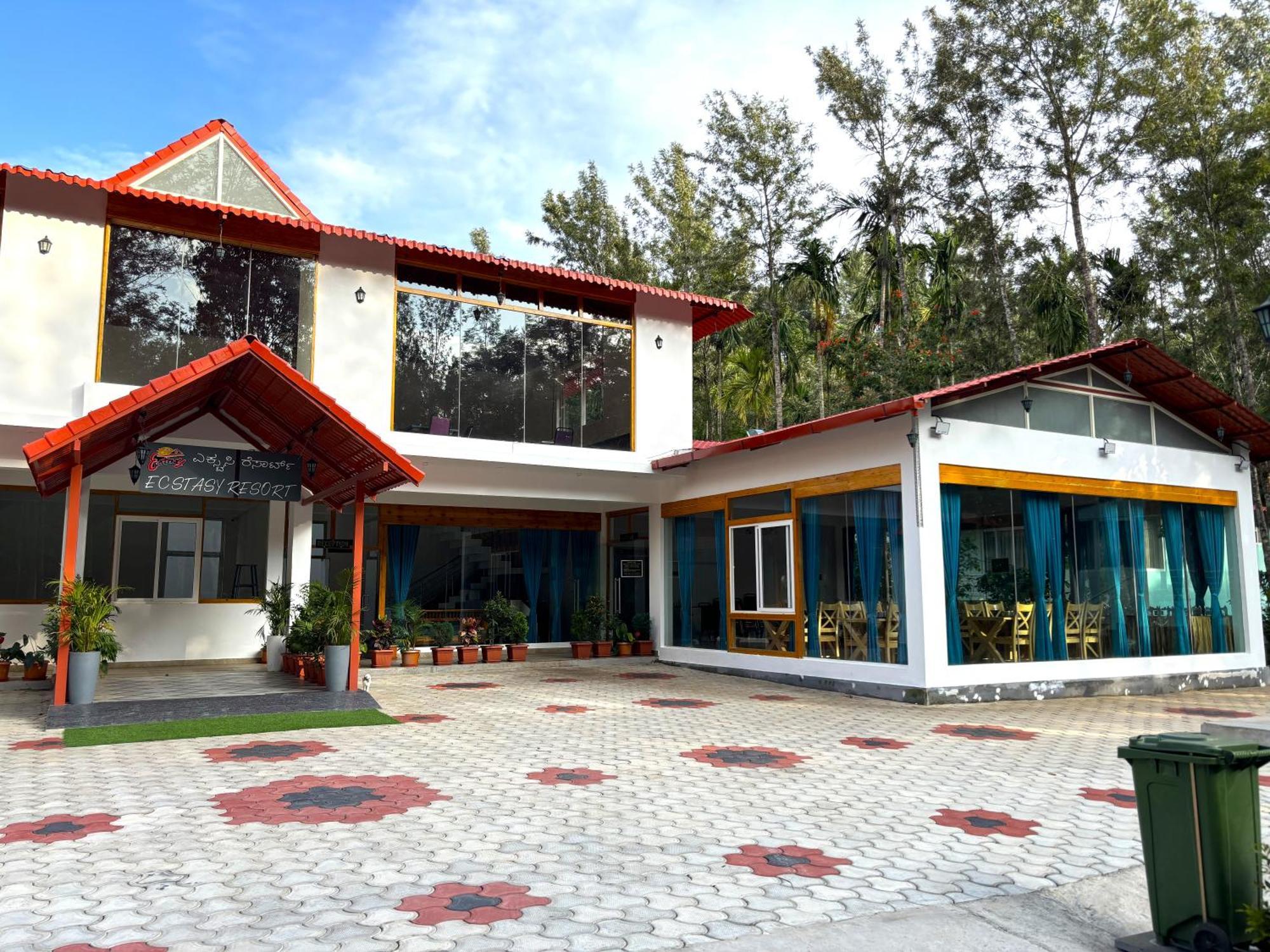 Ecstasy Tent Stay With Swimming Pool & Common Washroom Chikmagalūr Εξωτερικό φωτογραφία